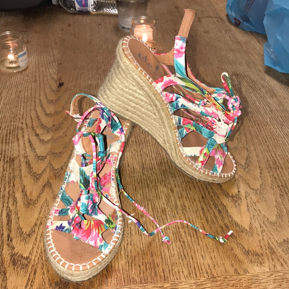 SOLD 2 pairs wedges